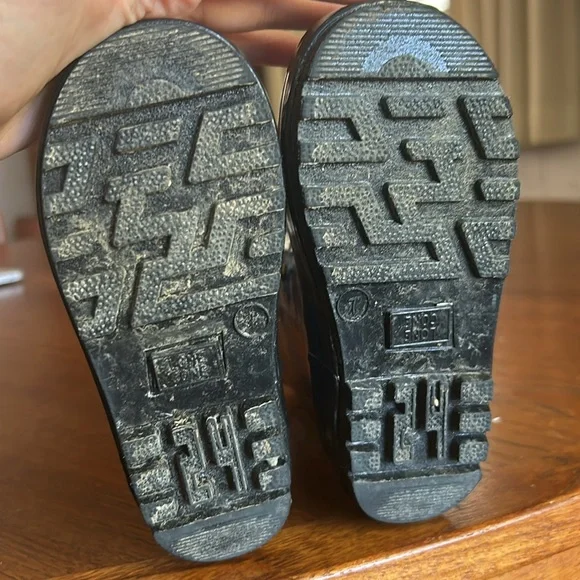 Lone Cone rain boots - Picture 2 of 5